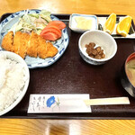Kiyotomo - 小鉢はマグロのそぼろ。優しいお味です。小鉢にも手抜きはありません。