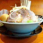 ラーメン 盛太郎 - チャーシュー麺（野菜マシマシ、ニンニク）薄味950円