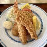 さかな大食堂渚 - 海鮮フライ定食　1,350円(税込)