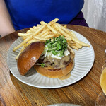 KAKUMEI Burger & cafe - 