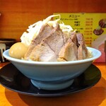 ラーメン 盛太郎 - チャーシュー麺（野菜マシマシ、ニンニク、薄味）950円