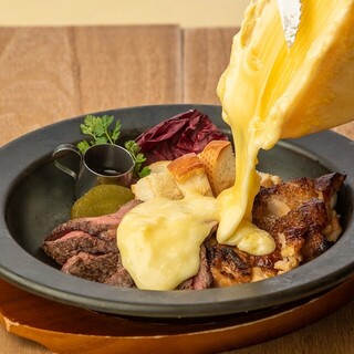 A must-see for cheese lovers♪ Sprinkle with melty raclette cheese♪