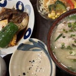 海鮮丼 日の出 - 