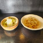 げんこつ亭 - 白菜の漬け物と切干大根の煮物