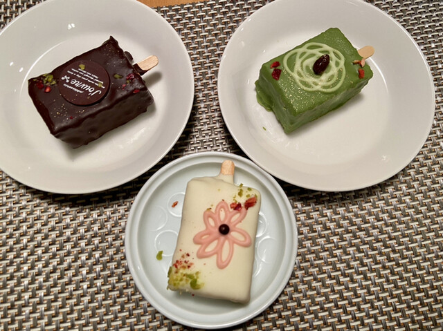 ジュールグーフェ　ル　リーヴルドゥパティスリー パティスリー ジューブル （PATISSERIE J'OUVRE） - 大曽根