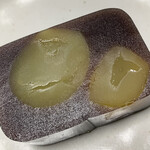 白松がモナカ本舗 - 料理写真:カットすると、こんなに大きな栗が!!