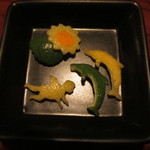 バー・バーンズ - デコレーションの数々