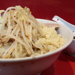 ラーメン二郎 - ラーメン半分＋ニンニク＋青ネギ