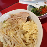 ラーメン二郎 - ラーメン半分＋ニンニク＋青ネギ