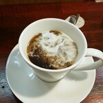 キッチン ブルー グローブ - ミルクを入れます