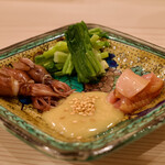 Sushi Araki - 庄内あさつき、蛍烏賊、赤貝のひも