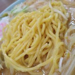 ラーメンさんぱち - 麺のアップ