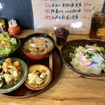 Sakenomidokoro Hanauta - 本日の日替わり定食。