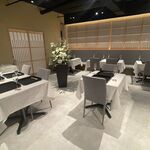 さん 六本木店 - 白を基調としたシンプルな和モダン