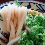 丸亀製麺 - レーンでだいぶ待たされたがうどんはしっかりしていた