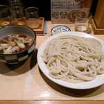 いろは  - その後程なくして肉うどんが配膳されました。