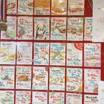 ガラムマサラ - 店内壁のメニューが可愛い