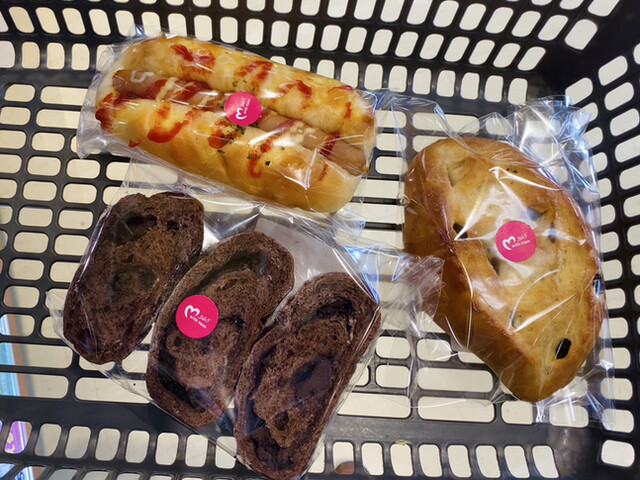 モンペリエ ヨークベニマル河北店（Montpellier） - さくらんぼ東根（パン）の写真