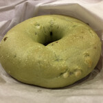 BAGEL & BAGEL - ピスタチオとホワイトチョコ　209円