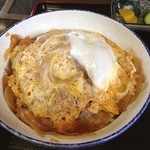 さくら食堂 - カツ丼
肉薄め，コロモ厚め，味濃いめ^^