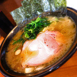 ラーメン 末廣家 - ラーメン630円