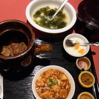 金香楼 - 牛スジ肉の特製壷煮+豆腐の煮込み800円2013年7月16日金香楼