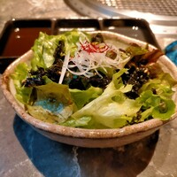 北新地焼肉 きらく - 白トリュフオイルのチョレギサラダ