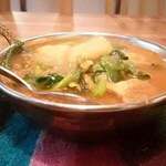 スノーライオン - この店オリジナルのチベットカレーのスープは、ネパールやウイグル自治区にもあるトゥクパという、すいとんと同じ優しい味で旨い。