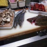 味道楽 なかえ - 今日のおすすめです。活け〆石カレイ、アジなめろう、シメサバ、鰻蒲焼き美味しい肴用意しまし先。もご来店ご予約有り難うございました♪連休明けの今日から又明るく楽しく元気にバリバリ頑張ります!!活け〆石カレイ、新鮮アジなめろう、新鮮なシメサバ、鰻蒲焼き!!等美味しい肴用意してご来店ご予約お待ちしてます♪飲み放題込み4200円から承ります♪２日前までにご予約頂いたお客様には、マグロ釜塩焼サービス致します♪