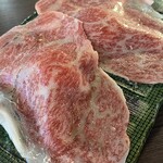 老舗精肉店直送 岡崎焼肉 飛騨牛の奴隷 - 