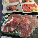 老舗精肉店直送 岡崎焼肉 飛騨牛の奴隷 - 