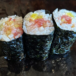 鮨 三心 - とろたく巻き