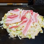 お好み焼伊代 - もうこの時点でたまんないです。