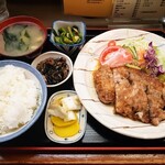 Mitsuwa - ポークソテー定食　1300円