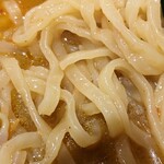 日高屋 - 麺はこんな感じ
            具は肉とニラだけど、どちらもめちゃ少ない