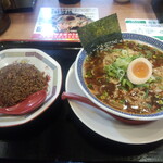 大志軒 - 肉肉本丸醤油麺と黒半チャーハン