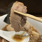 らぁ麺や 嶋 - 吊るしチャーシュー