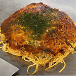 Okonomiyaki Mitchan Sohonten - イカ天そば肉玉子焼き