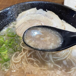 ラーメン龍 - スープにゅーん♪♪