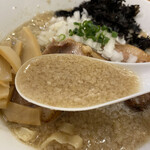 Niboshi Ramen Kawamura - 背脂煮干スープ