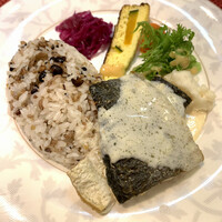 LA PAIX - 日替りランチ スズキのポワレ LA PAIX - 日替りランチ スズキのポワレ