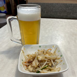 中華食堂 一番館 - 500円のセット
モヤシチャーシューと生ビール
チャーシュー脂身多くて私は好きだけど、まあ全体的に普通