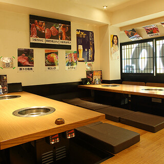 Great for welcome and farewell parties♪ Equipped with horigotatsu seats perfect for groups.