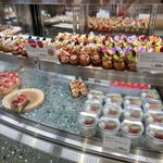 SWEETS BANK SHOP 春華堂 - 