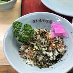 さか本そば店 - ふりかけは偉大だ！