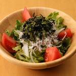 釜揚小沙丁魚的石莼韓式生菜沙拉