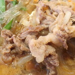 彩食韓 - プルコギ（２人前より）『韓国の大衆的な焼き肉料理として、広く親しまれている料理です。「プル」（불）は「火」、「コギ」（고기）は「肉」の意味ですが、焼き肉よりは、むしろ日本のすき焼きに近いです。』※メニュー表記通り