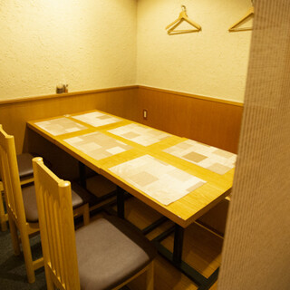 Welcome to a hidden Izakaya (Japanese-style bar) in the business district! Single person/private room banquet OK
