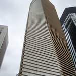 レストラン タテル ヨシノ 銀座 - PIAS GINZA入り口付近より、タテルヨシノのある１２階を仰ぐ。