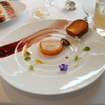 レストラン タテル ヨシノ 銀座 - 人参をまとったフォワグラのフォンダン　トリュフ風味